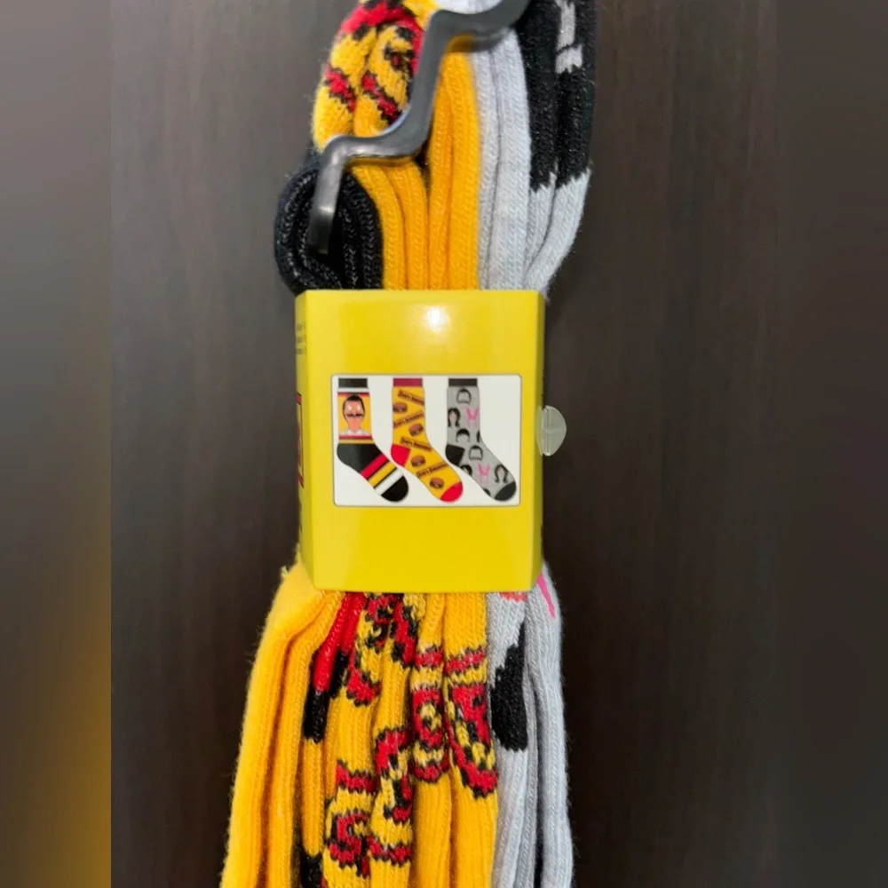 BOB’S BURGERS NOVELTY CREW SOCKS NWT MEN’S SHOE SIZE 6-12
